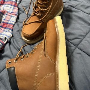 Mens cabelas work boots euc